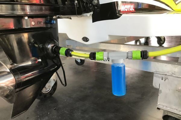 STOPSEL : comment bien rincer un moteur marin avant l'hivernage