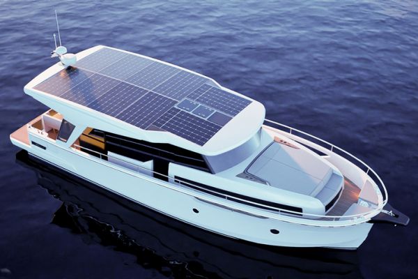 Greenline 42, un croiseur de 13 mètres entre solaire, hybride et aménagement sur mesure