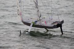 Une barge amphibie sur la plage du Curnic, � Guisseny 