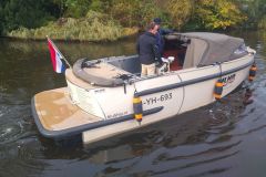 Le mod�le d'essai �tait �quip� de deux pods BlueNav 