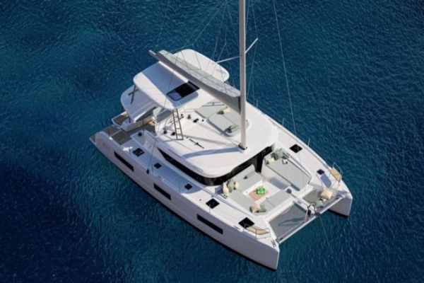 Lagoon 47, catamaran de croisière, un travail pour une circulation fluide et des volumes à bord