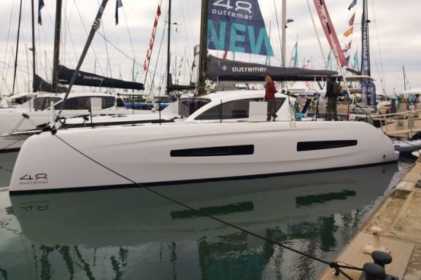 Outremer 48 : un catamaran de grand voyage pensé pour naviguer loin