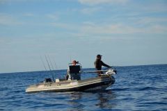 P�cher en semi-rigide en mer