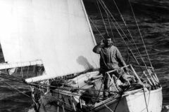 Robin Knox-Johnston à bord de Suhaili en 1968
