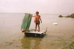 Un radeau 100% r�cup, qui est � l'origine de mon 1er souvenir iod�