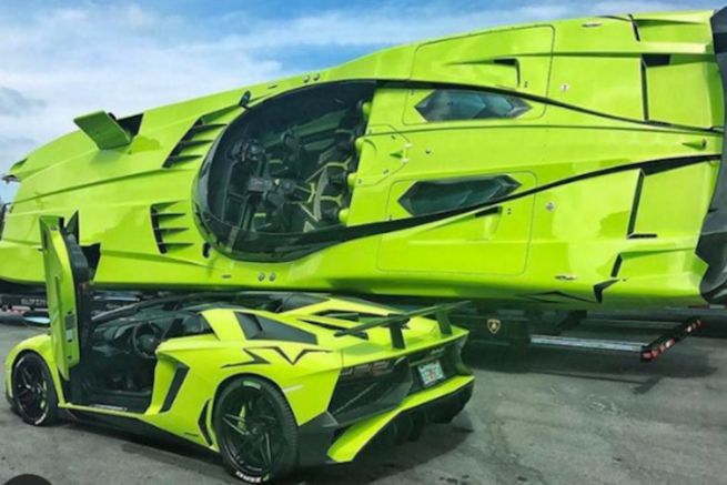 La Lamborghini Aventador SV Roadster et son superyacht assorti