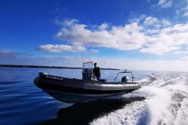 Le Bombard Explorer 600 est un semi-rigide appr�ci� des p�cheurs en mer.