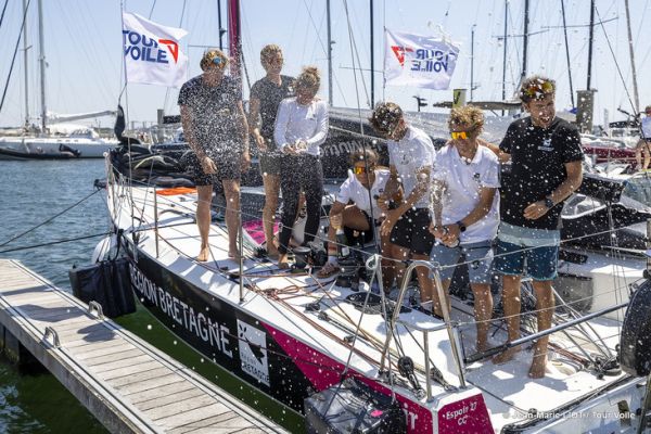 La r�gularit� offre la victoire finale � R�gion Bretagne - CMB Espoir