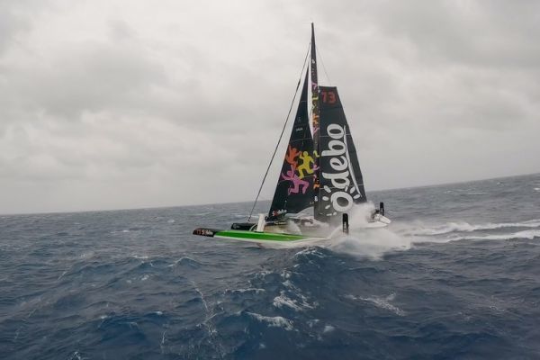 Sodebo Ultim 3 � l'approche du Horn