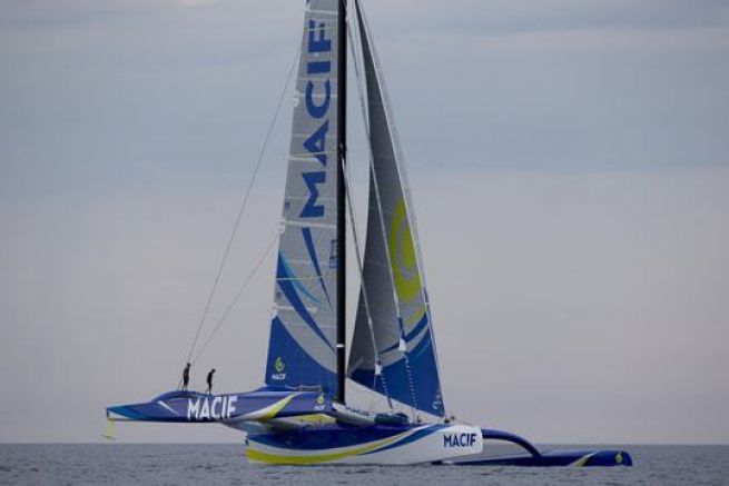 Le maxi trimaran Macif de Franois Gabart